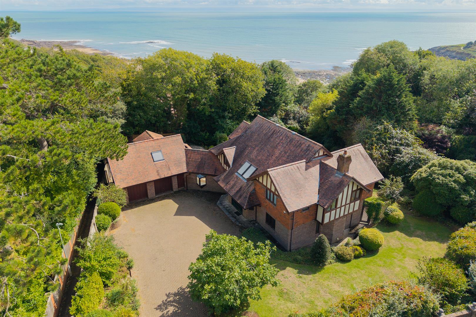 Grovewood, Groves Avenue, Langland, Swansea, SA3 4QF